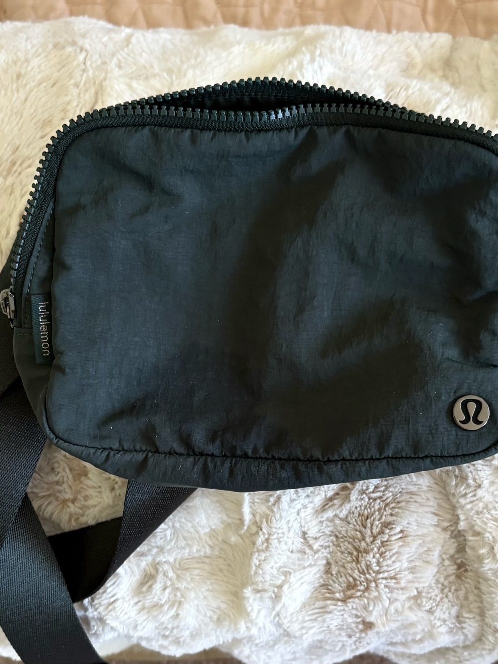 lululemon athletica Black Men's Belt Bag - Minimal Crossbody